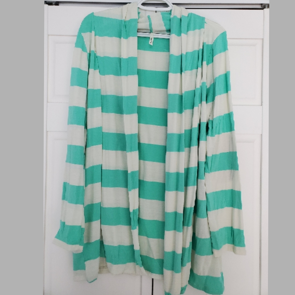 Hello Miss Cardigan - Picture 2 of 2